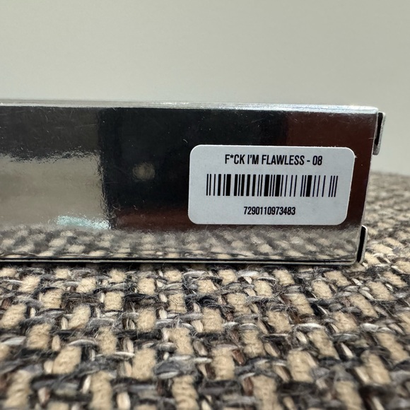 IL MAKIAGE F*CK I'M FLAWLESS Concealer in 08 Deep - Picture 4 of 5